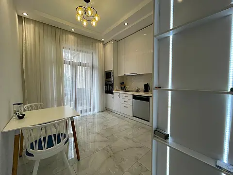 Kirayə verilir 3 otaqlı mənzil 120 m²