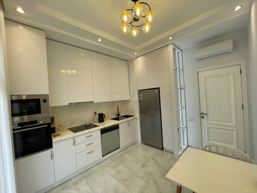 Kirayə verilir 3 otaqlı mənzil 120 m²