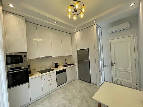 Kirayə verilir 3 otaqlı mənzil 120 m²