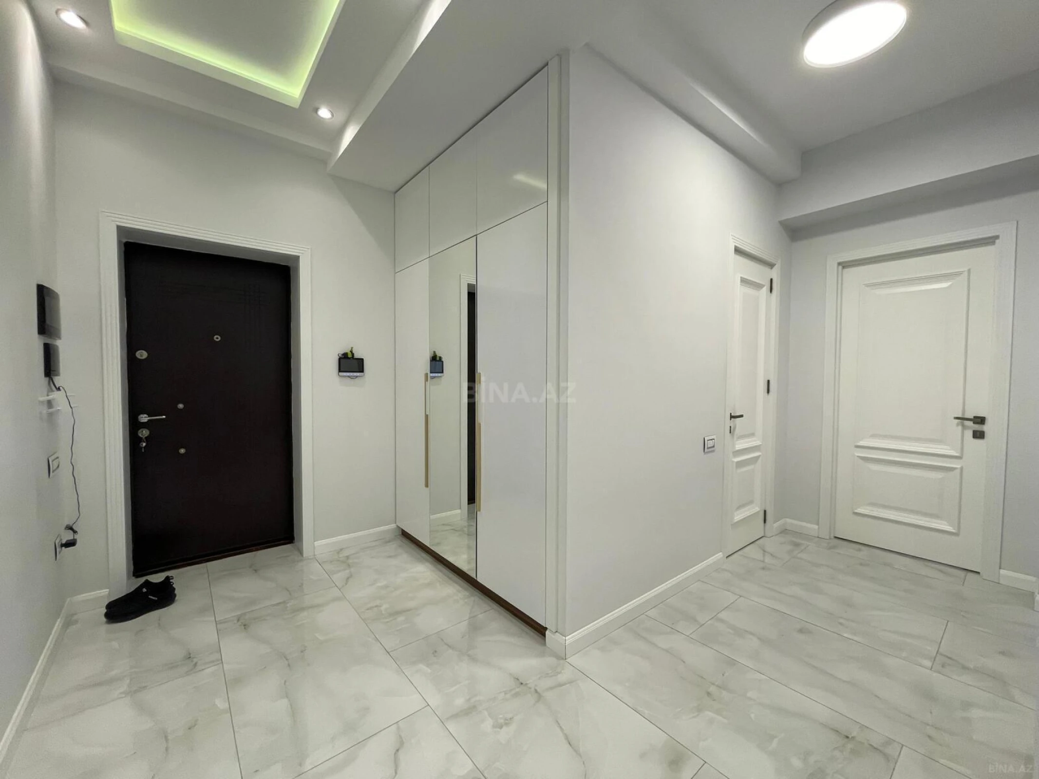 Kirayə verilir 3 otaqlı mənzil 120 m²