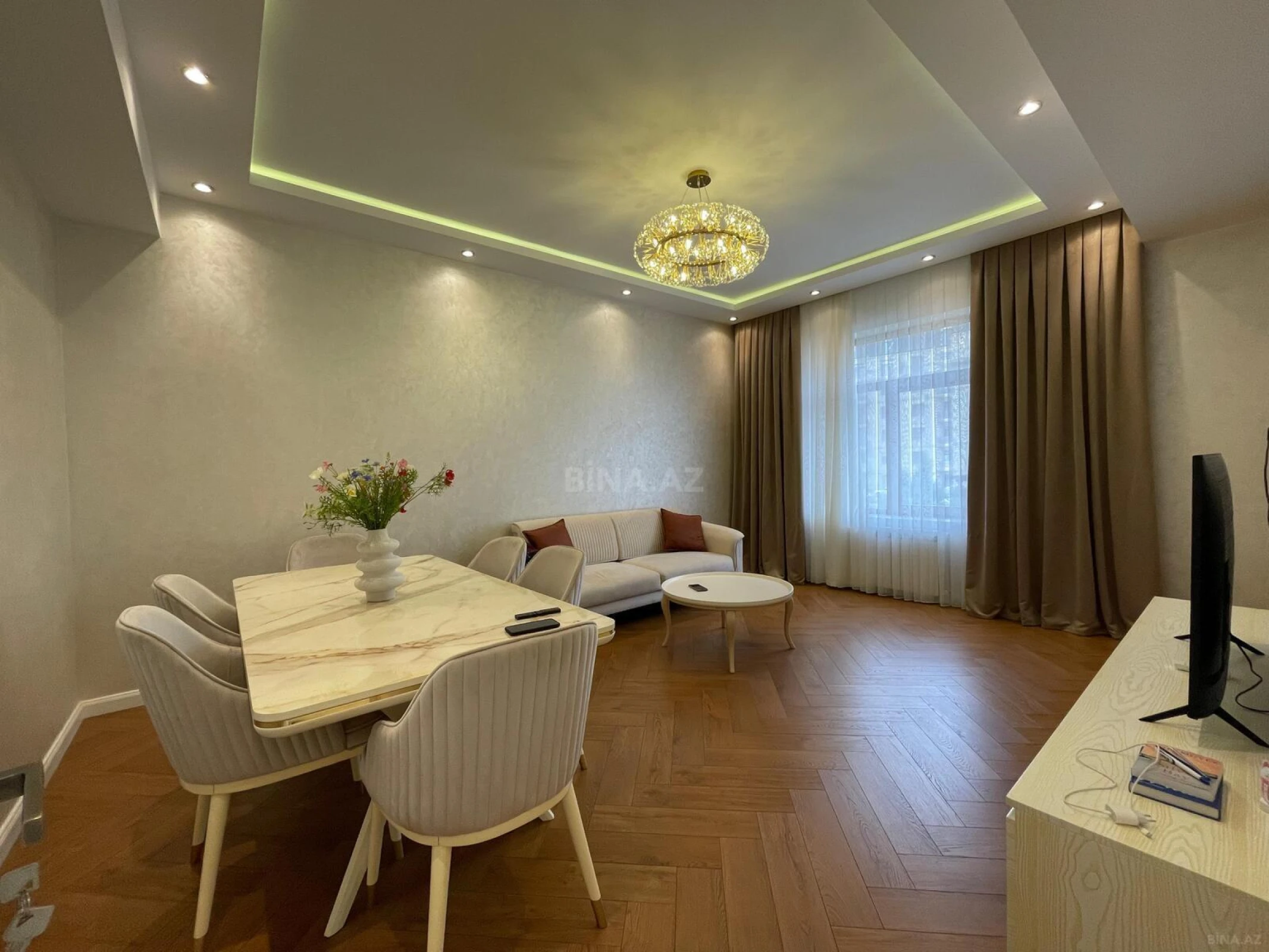Kirayə verilir 3 otaqlı mənzil 120 m²