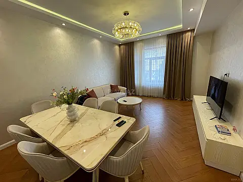 Kirayə verilir 3 otaqlı mənzil 120 m²
