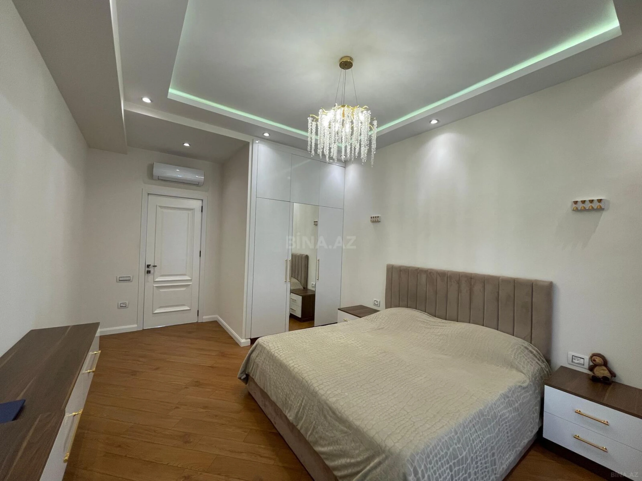 Kirayə verilir 3 otaqlı mənzil 120 m²