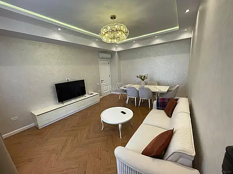 Kirayə verilir 3 otaqlı mənzil 120 m²