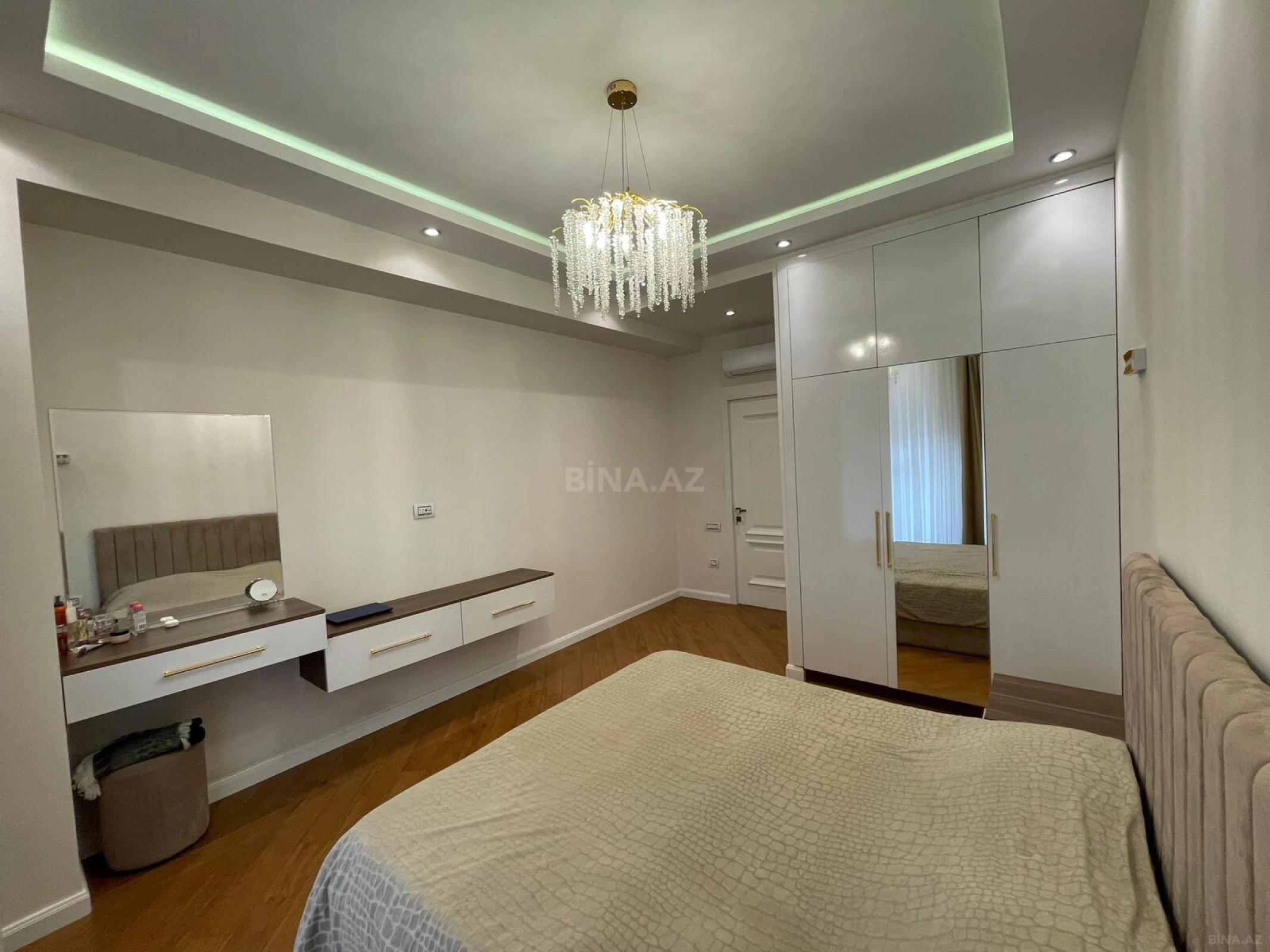 Kirayə verilir 3 otaqlı mənzil 120 m²