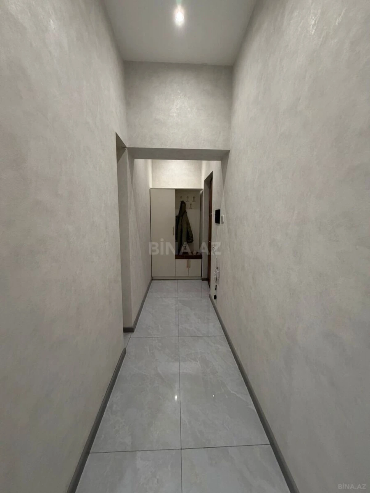 Satılır 2 otaqlı mənzil 91 m²