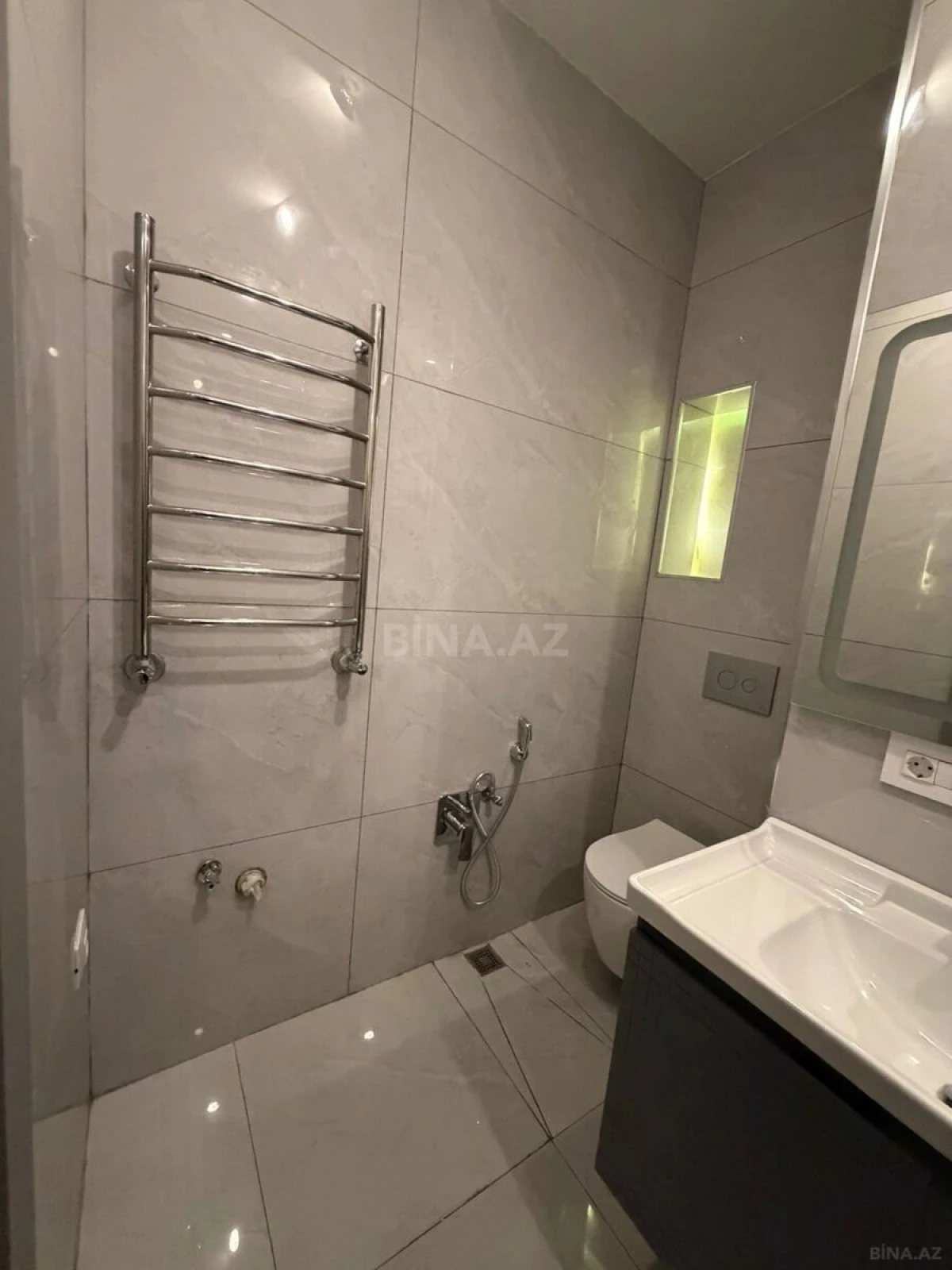 Satılır 2 otaqlı mənzil 91 m²