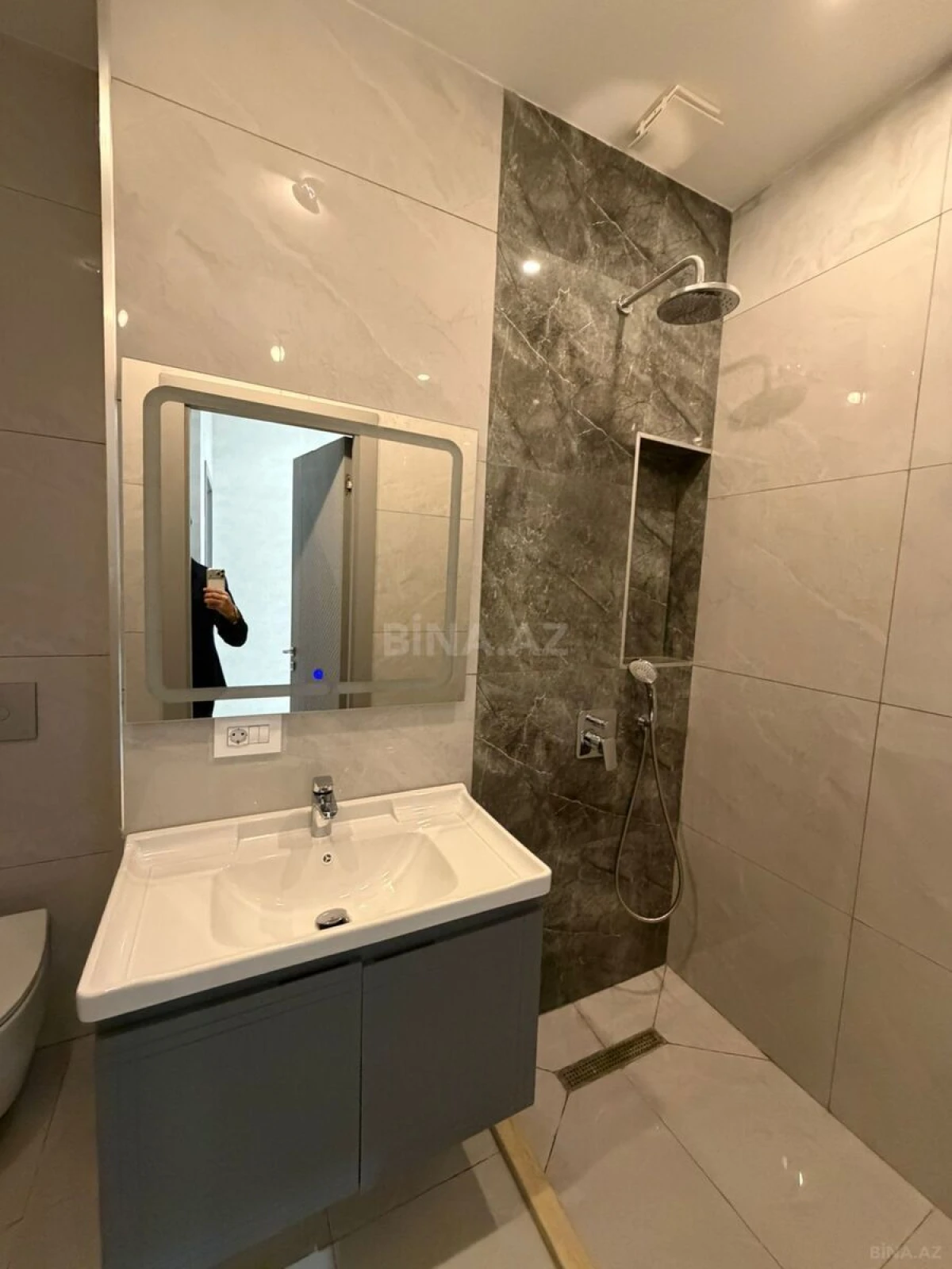 Satılır 2 otaqlı mənzil 91 m²