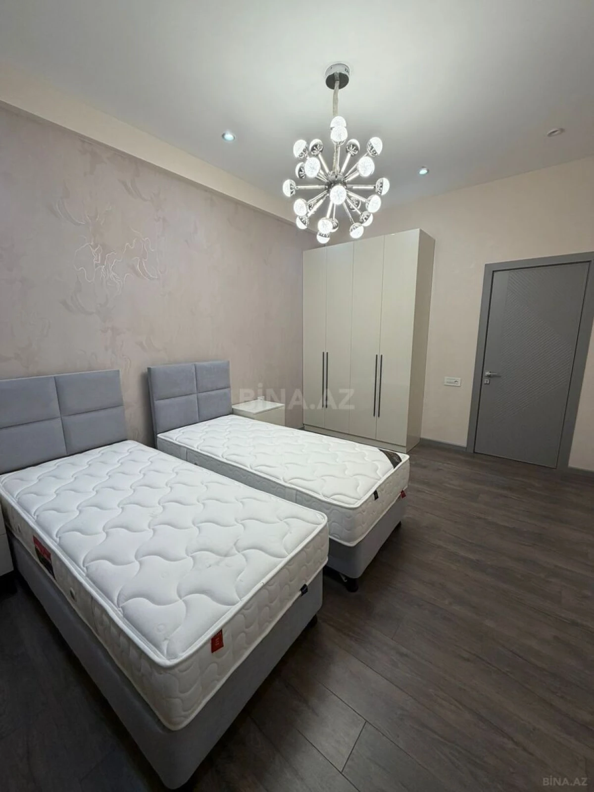 Satılır 2 otaqlı mənzil 91 m²