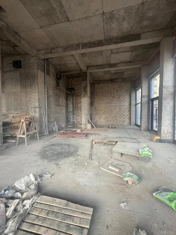 Satılır obyekt 570 m²