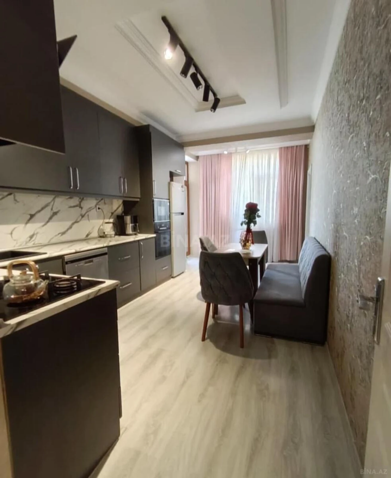 Satılır 3 otaqlı mənzil 107 m²