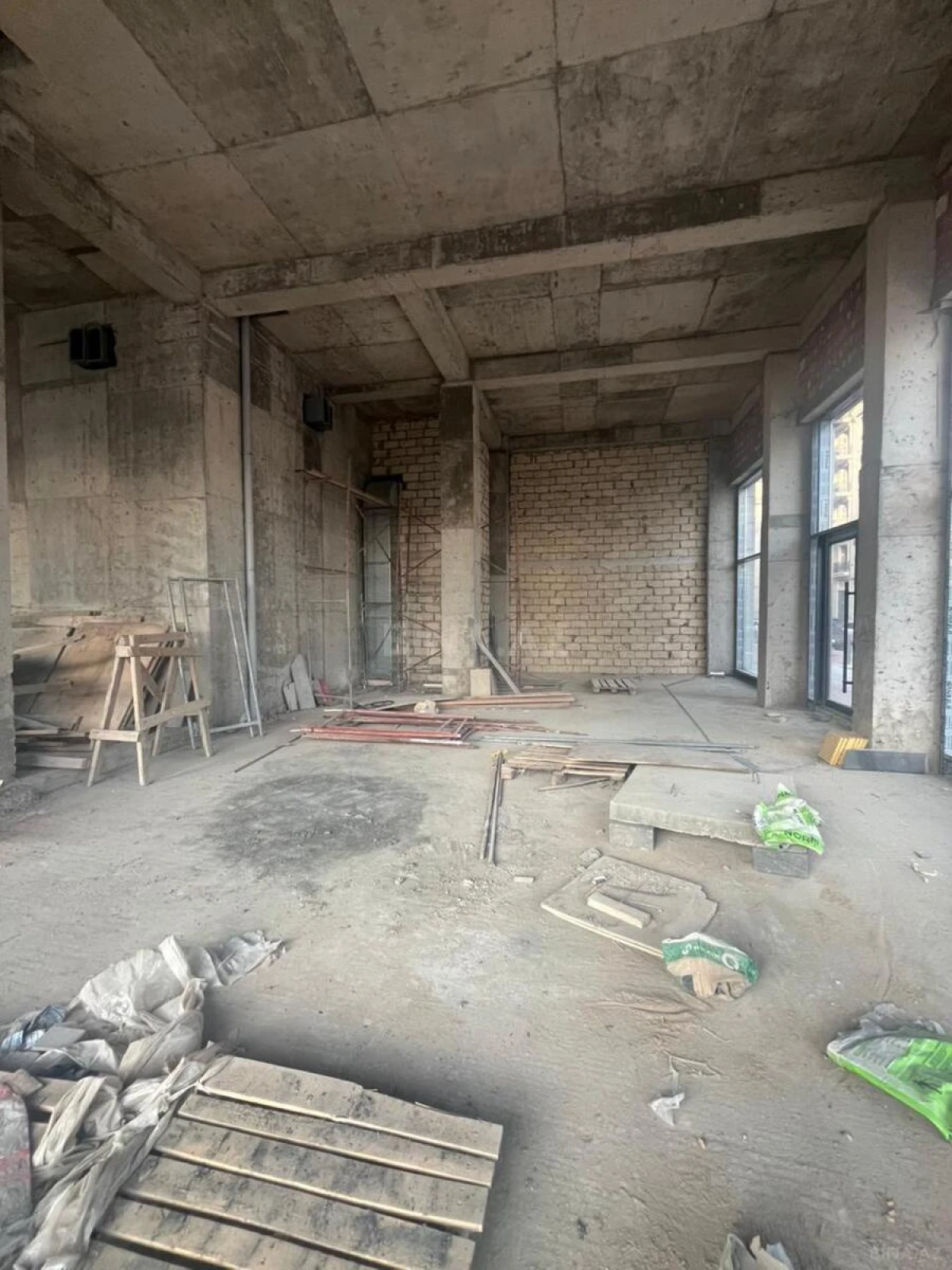 Satılır obyekt 339 m²