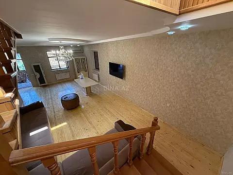 Satılır 6 otaqlı həyət evi 244 m²