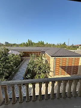 Satılır 6 otaqlı həyət evi 244 m²