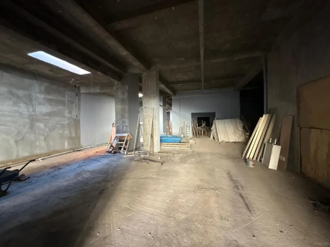 Satılır obyekt 950 m²