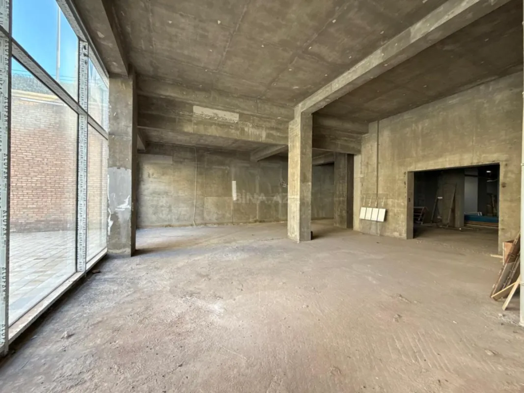 Satılır obyekt 950 m²