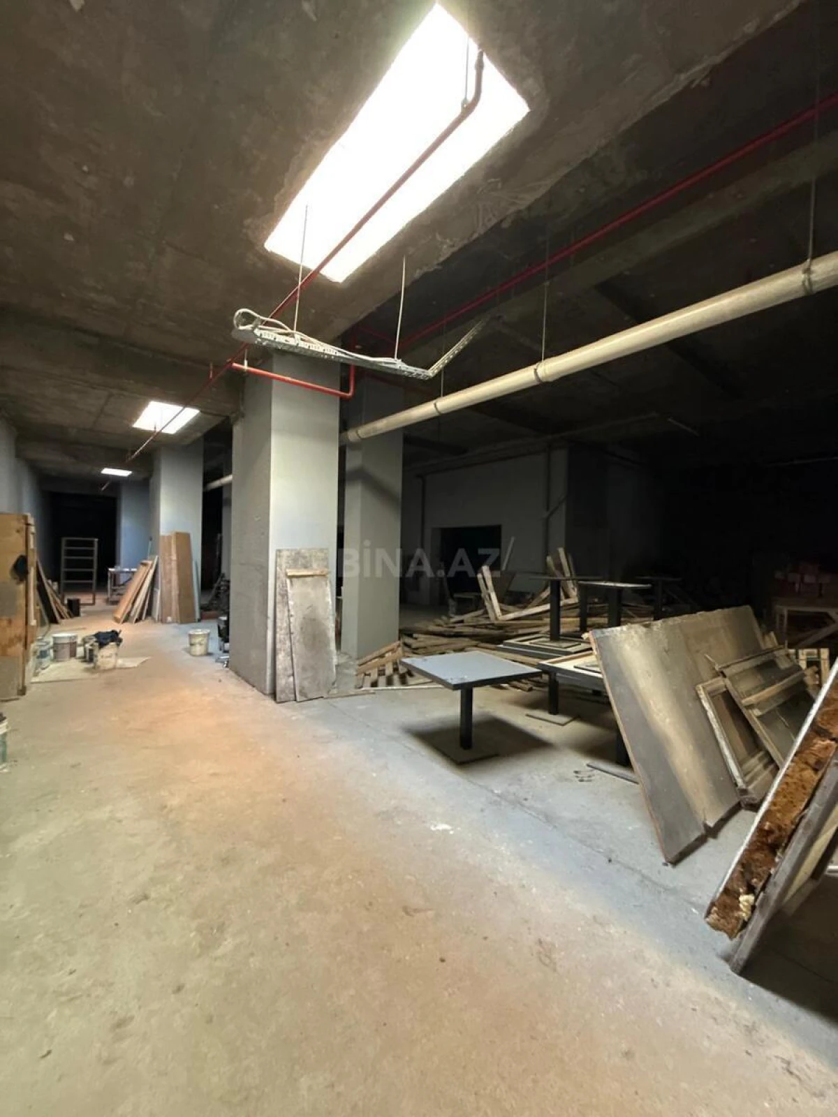 Satılır obyekt 950 m²