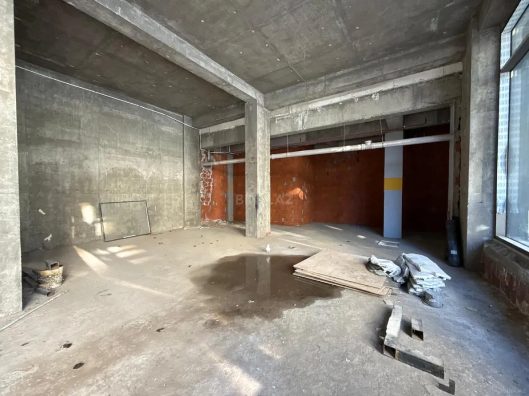 Satılır obyekt 950 m²