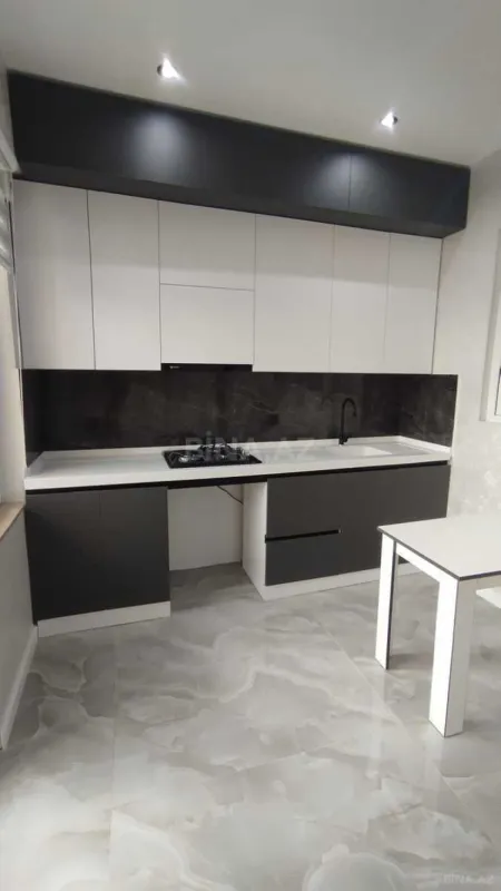 Satılır 3 otaqlı mənzil 94 m²