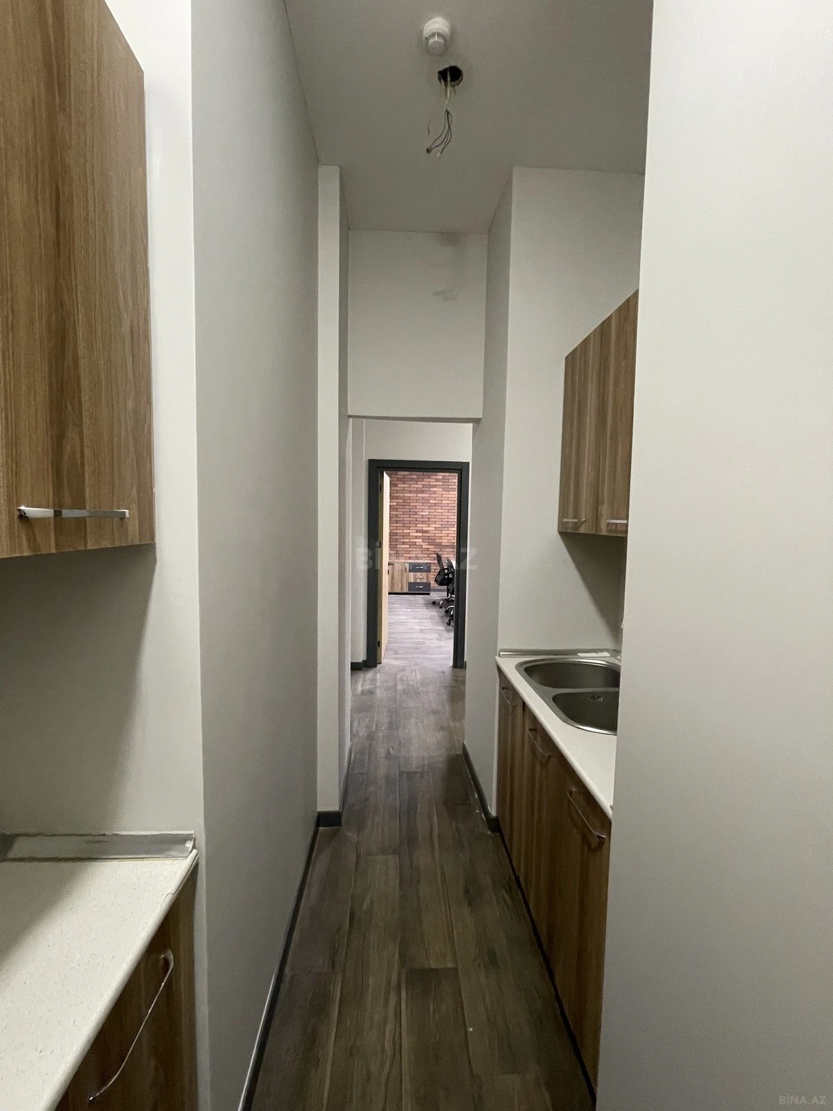 Kirayə verilir 10 otaqlı ofis 380 m²