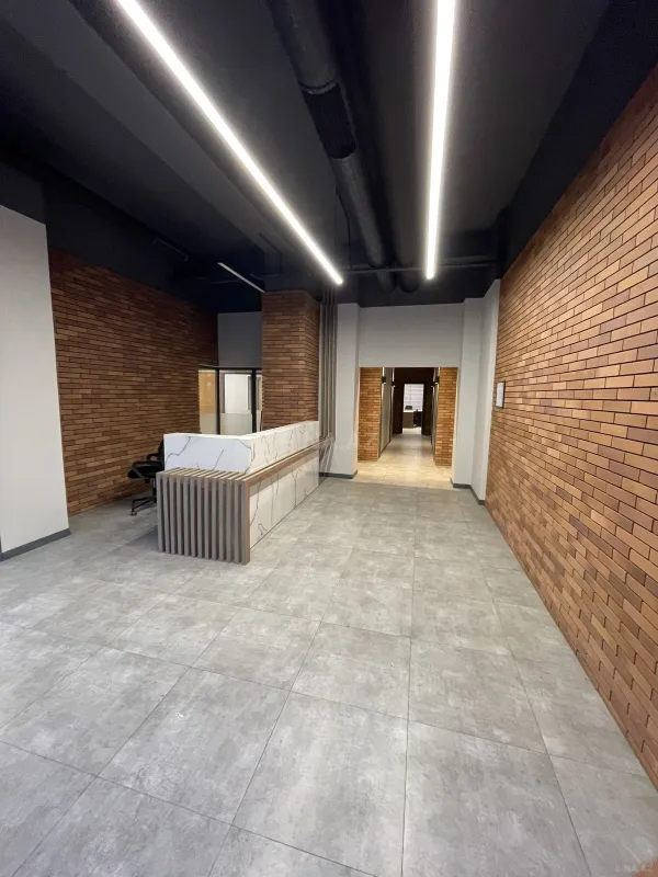 Kirayə verilir 10 otaqlı ofis 380 m²