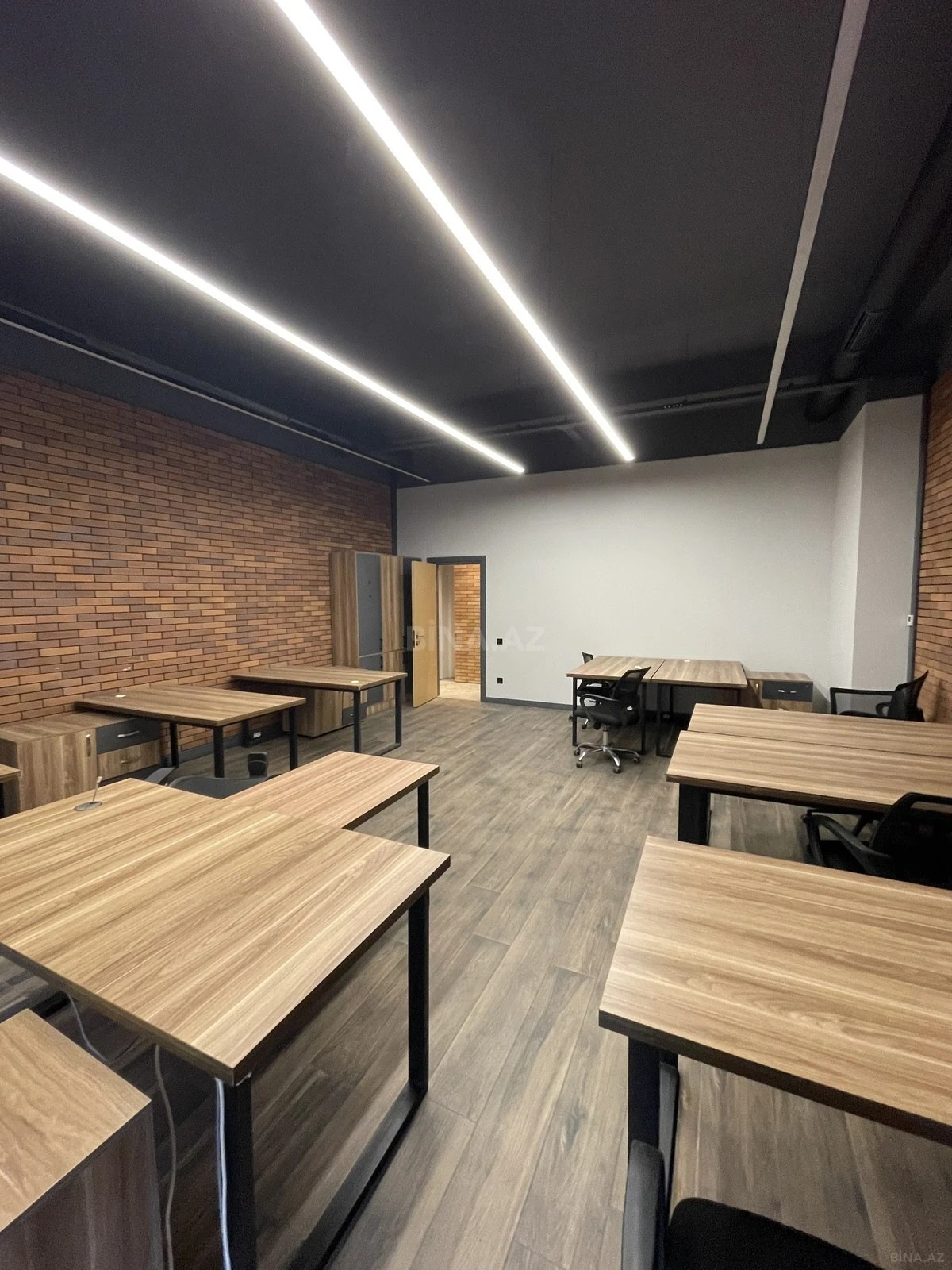 Kirayə verilir 10 otaqlı ofis 380 m²