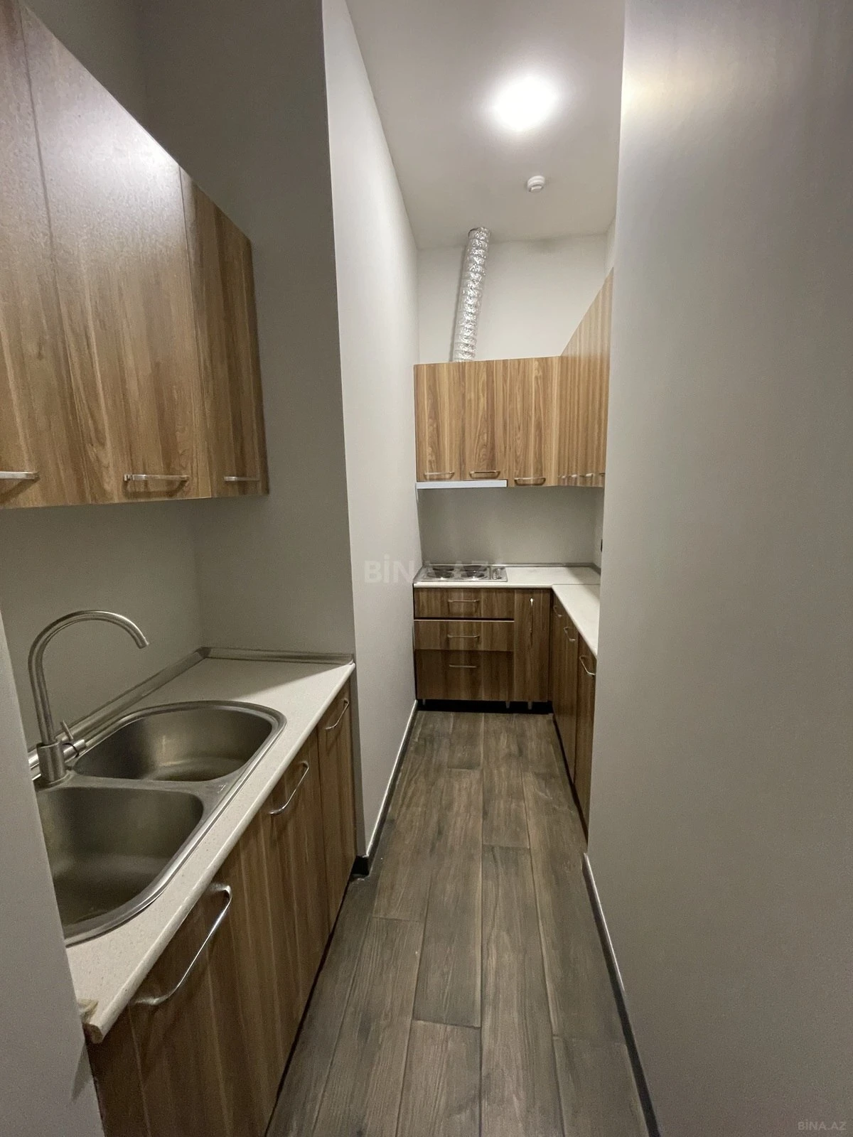 Kirayə verilir 10 otaqlı ofis 380 m²