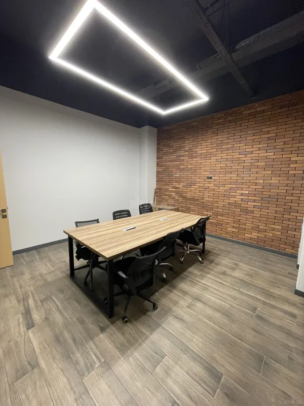 Kirayə verilir 10 otaqlı ofis 380 m²