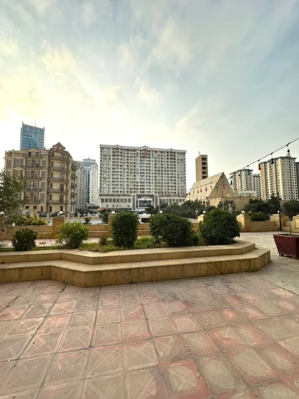 Kirayə verilir 1 otaqlı ofis 70 m²