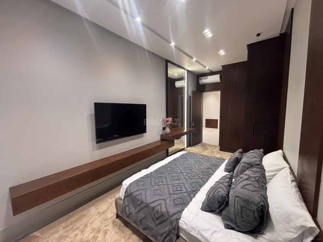 Satılır 4 otaqlı həyət evi 250 m²