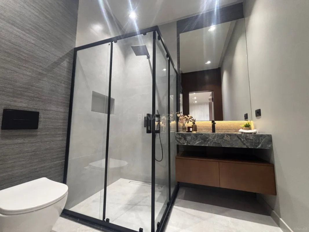 Satılır 4 otaqlı həyət evi 250 m²