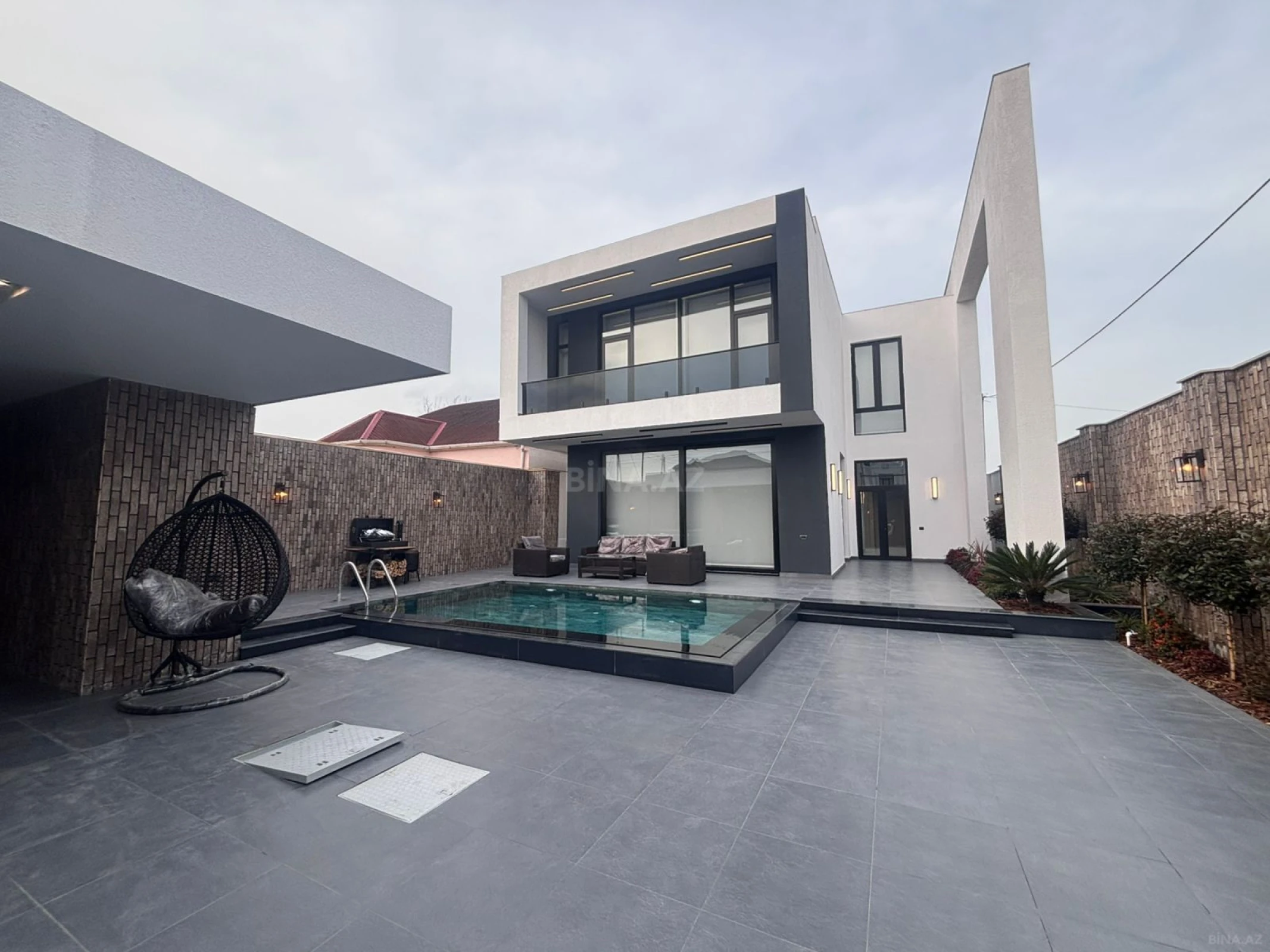 Satılır 4 otaqlı həyət evi 250 m²