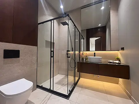 Satılır 4 otaqlı həyət evi 250 m²