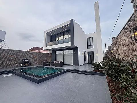 Satılır 4 otaqlı həyət evi 250 m²