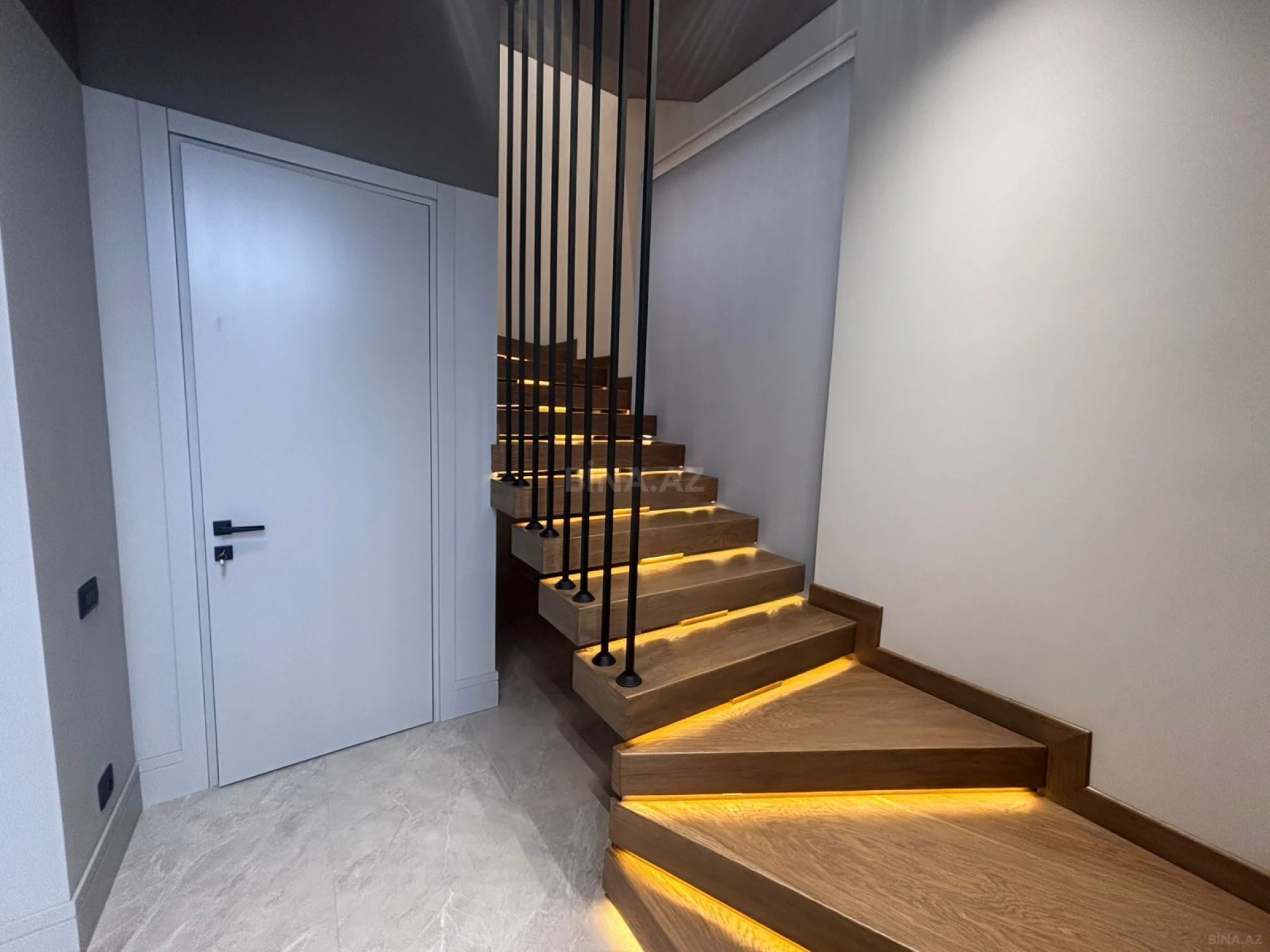 Satılır 4 otaqlı həyət evi 250 m²