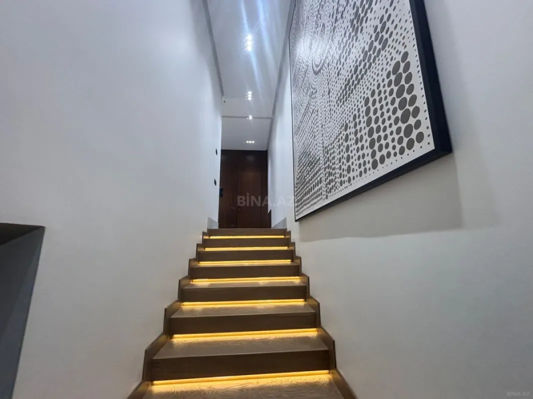 Satılır 4 otaqlı həyət evi 250 m²