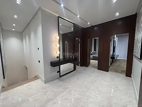 Satılır 4 otaqlı həyət evi 250 m²