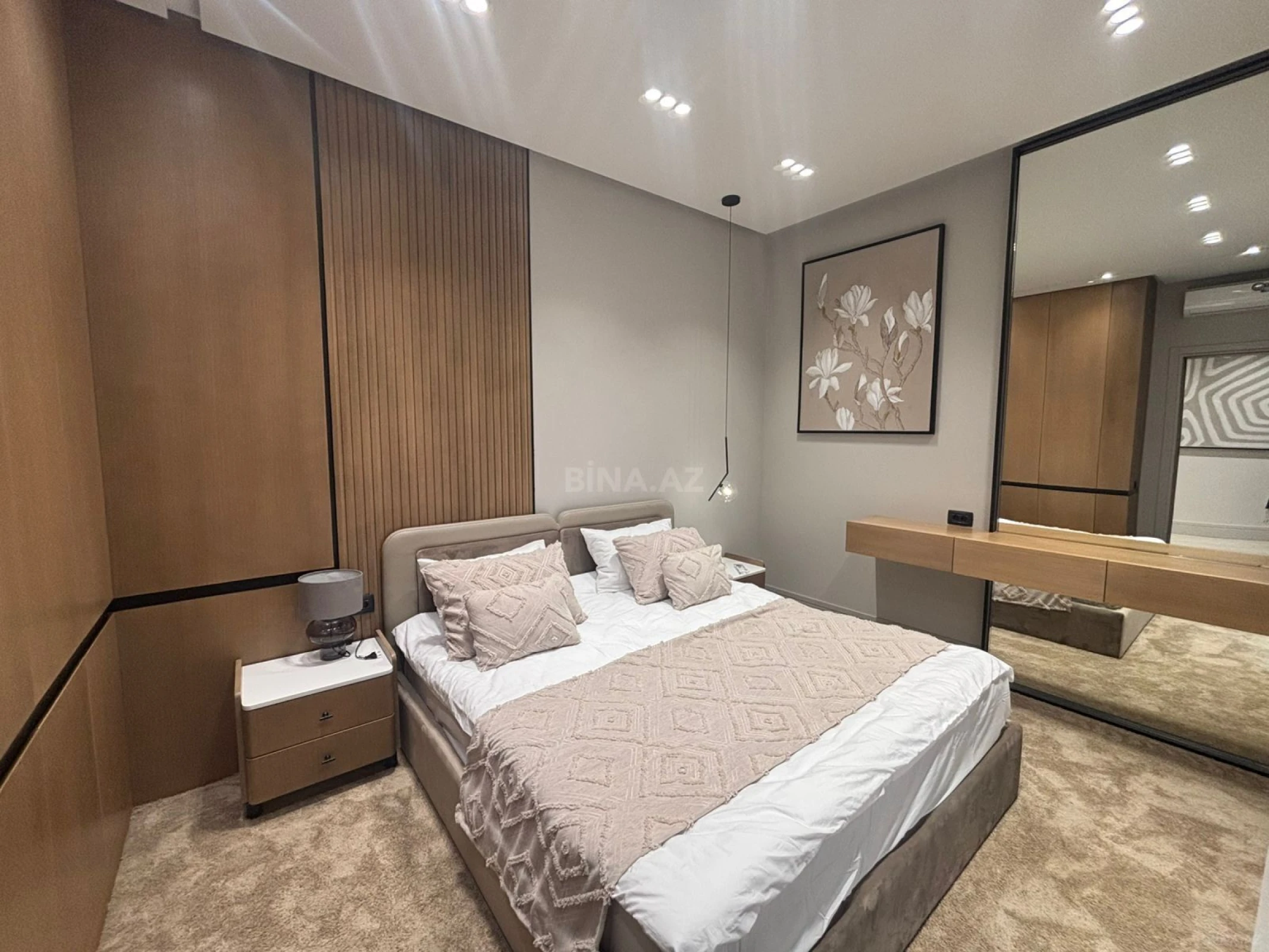 Satılır 4 otaqlı həyət evi 250 m²