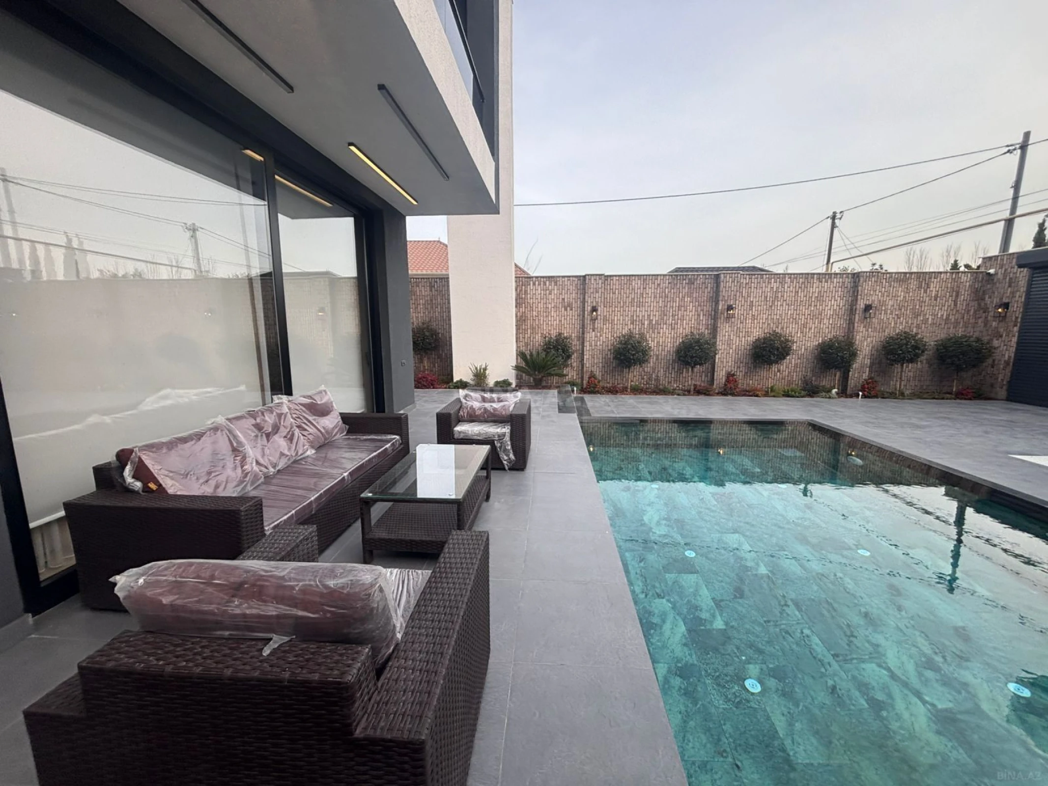 Satılır 4 otaqlı həyət evi 250 m²