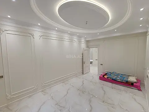 Satılır 5 otaqlı mənzil 193 m²