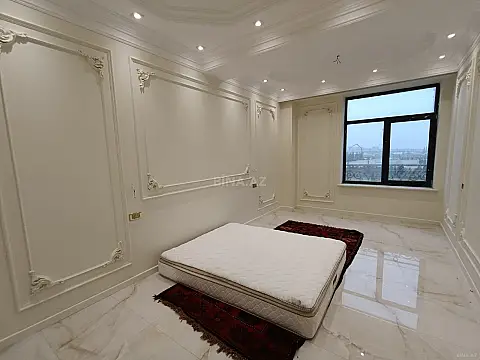 Satılır 5 otaqlı mənzil 193 m²