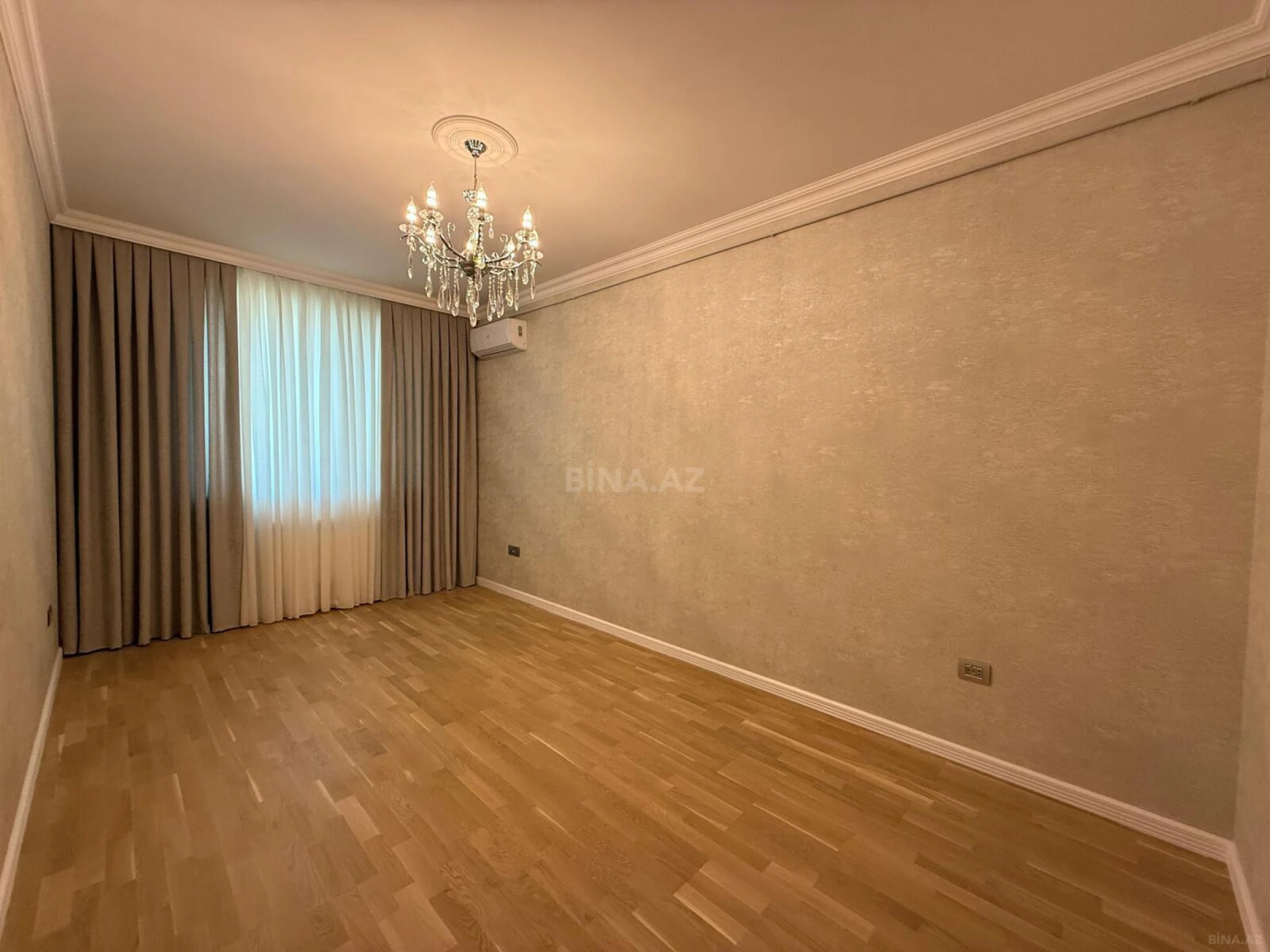Satılır 3 otaqlı mənzil 94 m²