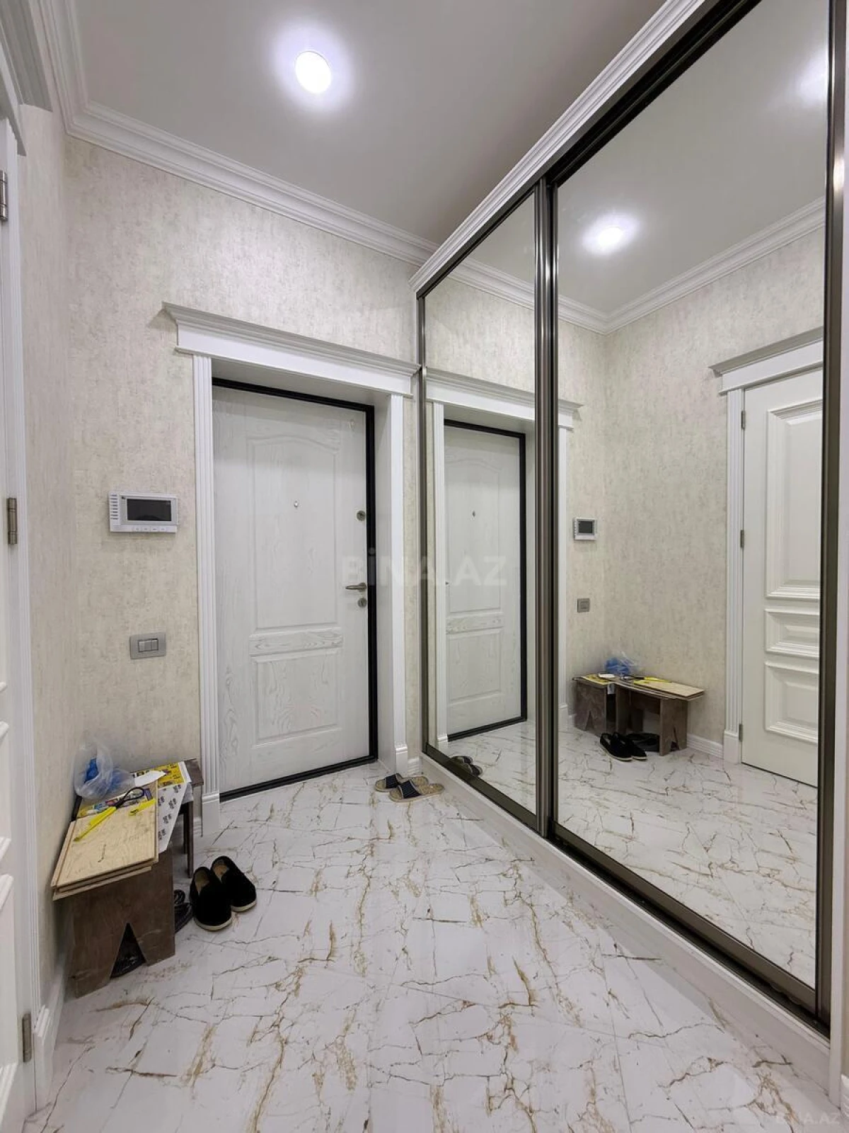 Satılır 3 otaqlı mənzil 94 m²