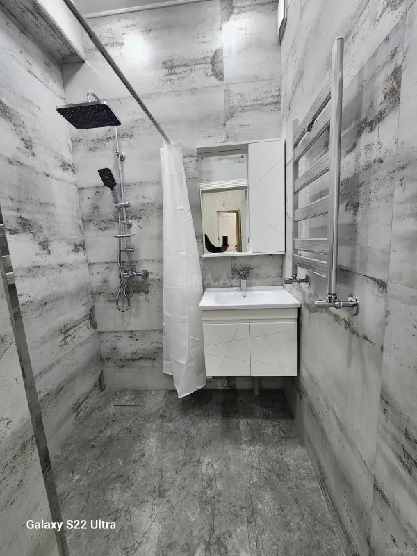 Kirayə verilir 2 otaqlı mənzil 90 m²