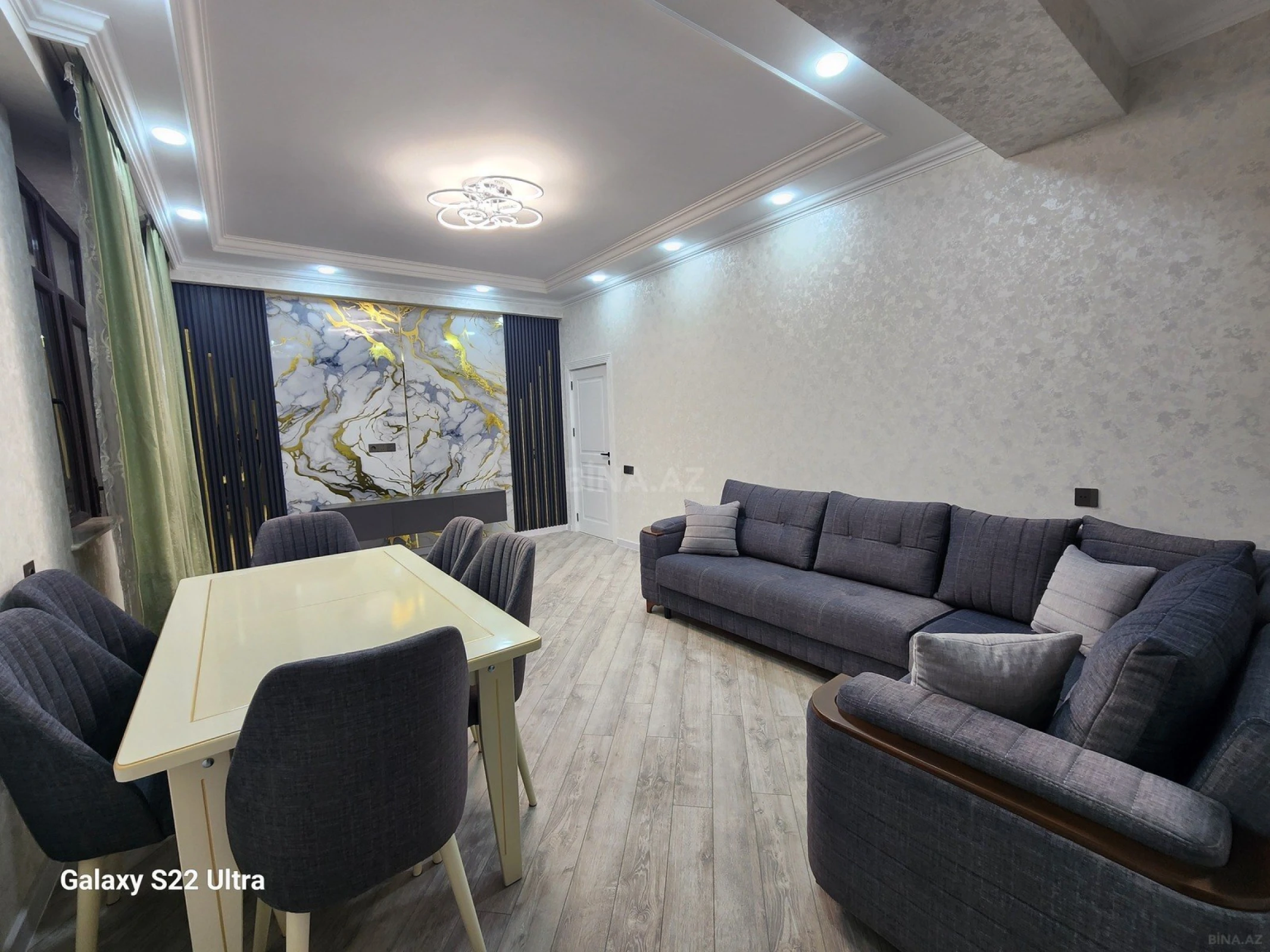 Kirayə verilir 2 otaqlı mənzil 90 m²