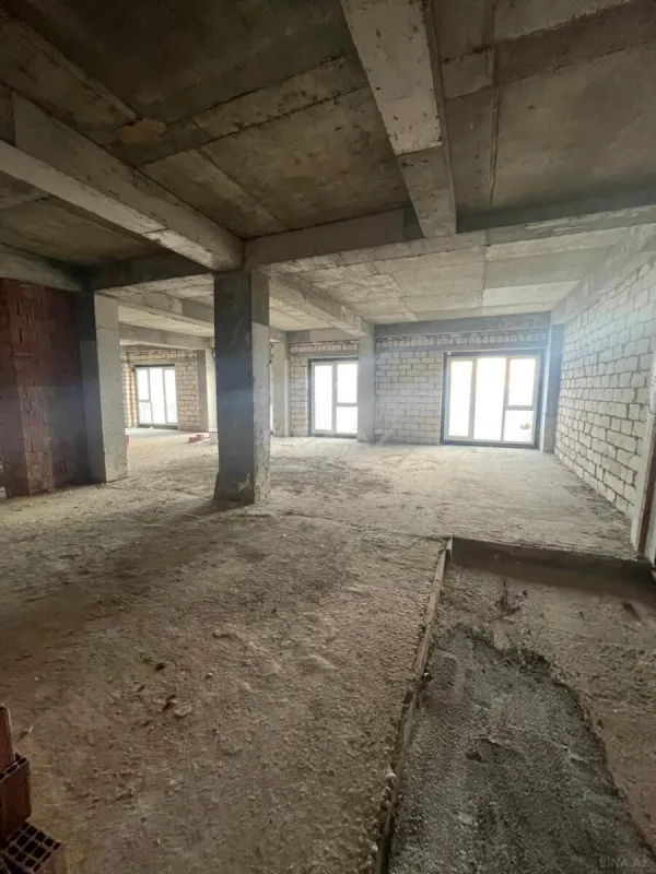 Satılır 7 otaqlı mənzil 334.4 m²