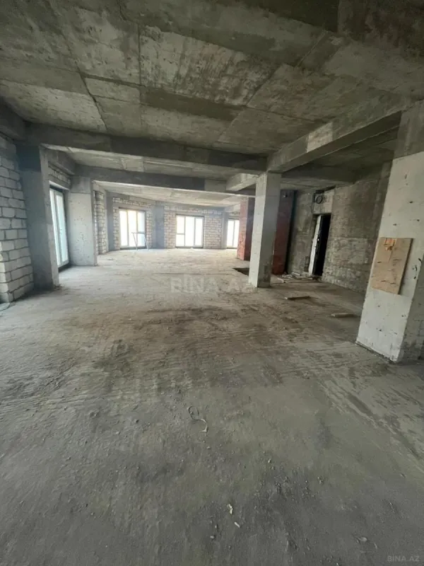Satılır 7 otaqlı mənzil 334.4 m²