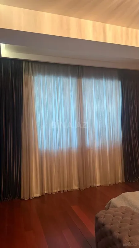 Satılır 4 otaqlı mənzil 170 m²