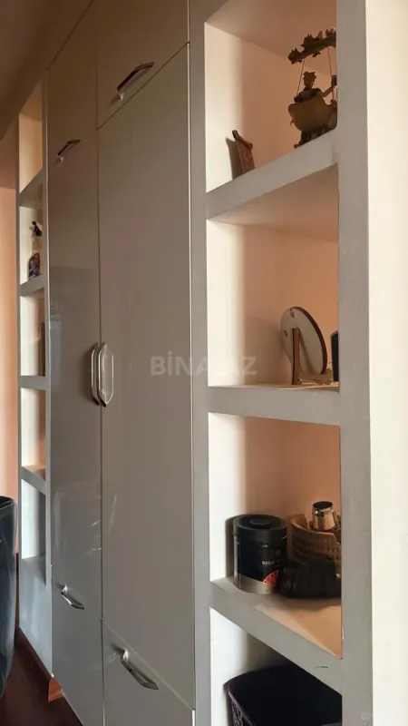 Satılır 4 otaqlı mənzil 170 m²