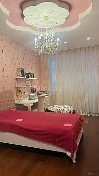 Satılır 4 otaqlı mənzil 170 m²